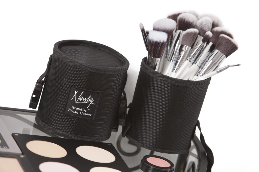 nanshy-makeup-brushes-824704_1920